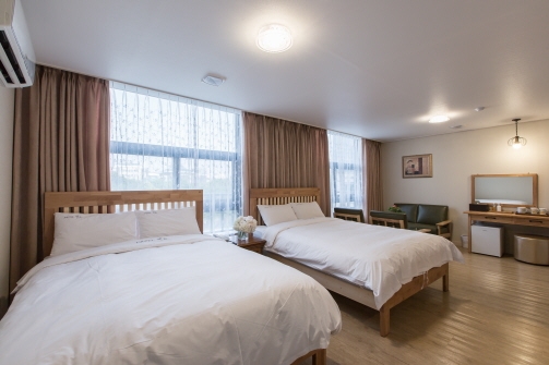 패밀리 스위트룸(더블침대2)