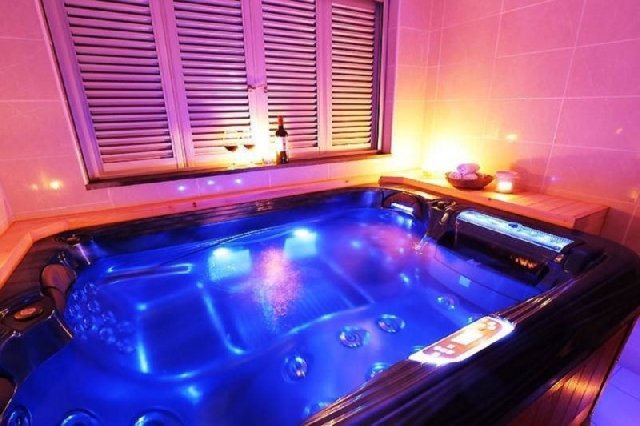 오렌지룸 1층 측면 (스파)