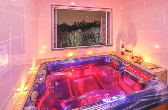 오렌지룸 1층 측면 (스파)