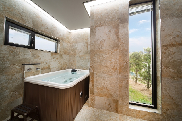 풀빌라 몬테로소 커플