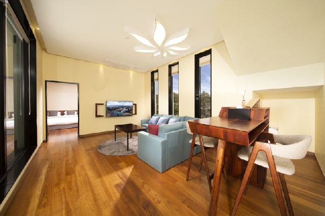 풀빌라 베르나차 커플