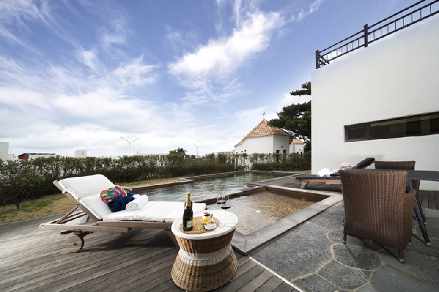 풀빌라 베르나차 커플