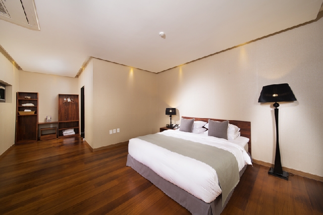 풀빌라 베르나차 커플